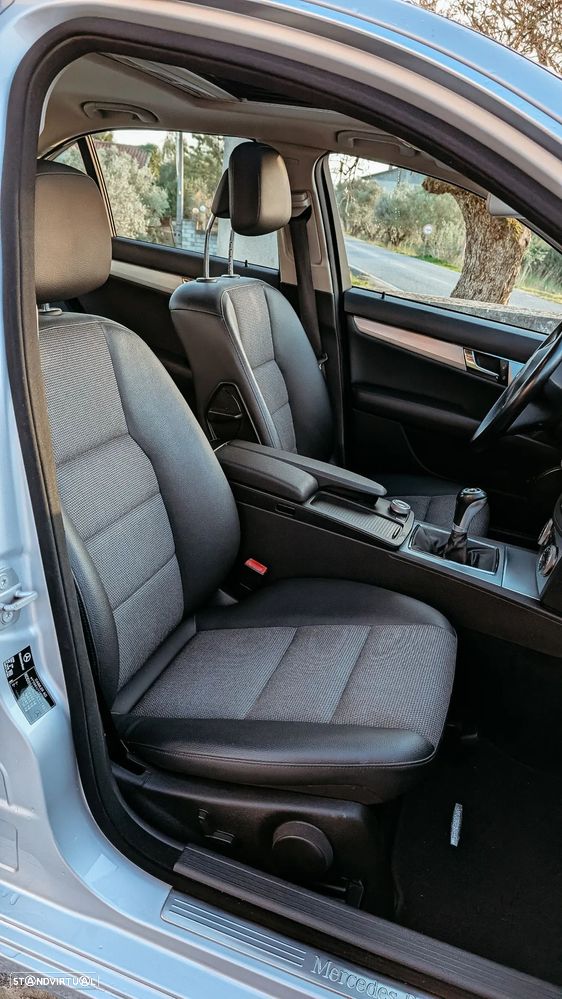 Mercedes-Benz C 220 CDI DPF BlueEFFICIENCY - 27