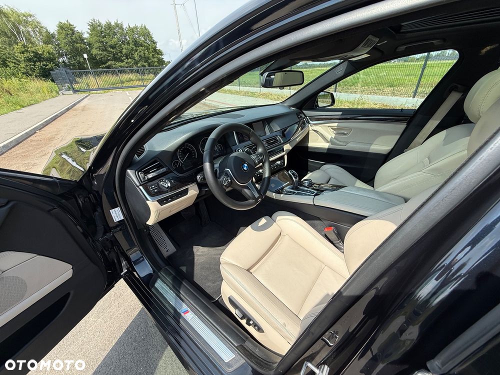 BMW Seria 5 530d xDrive - 13
