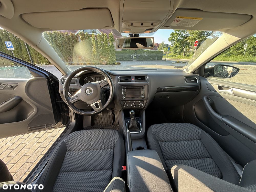 Volkswagen Jetta 1.6 TDI Comfortline - 13