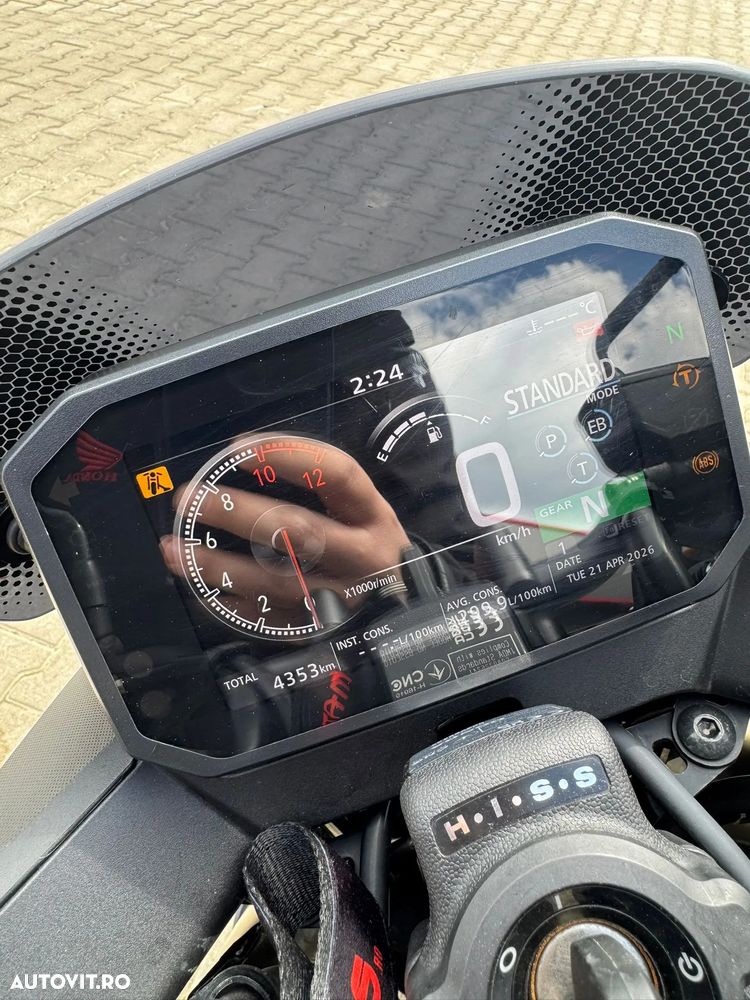 Honda CB 750 Hornet - 4