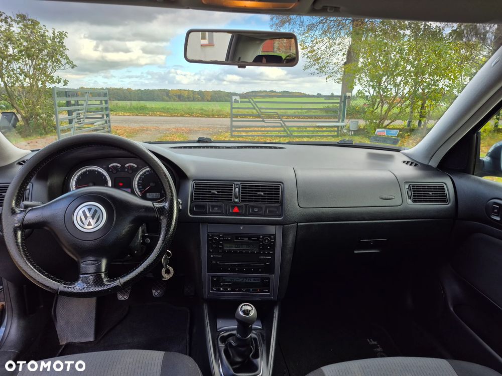 Volkswagen Golf - 10