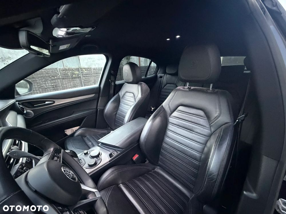 Alfa Romeo Stelvio - 6
