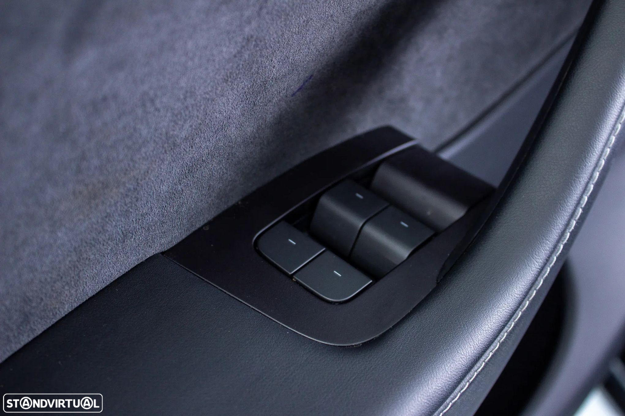 Tesla Model Y Performance Dual Motor AWD - 24