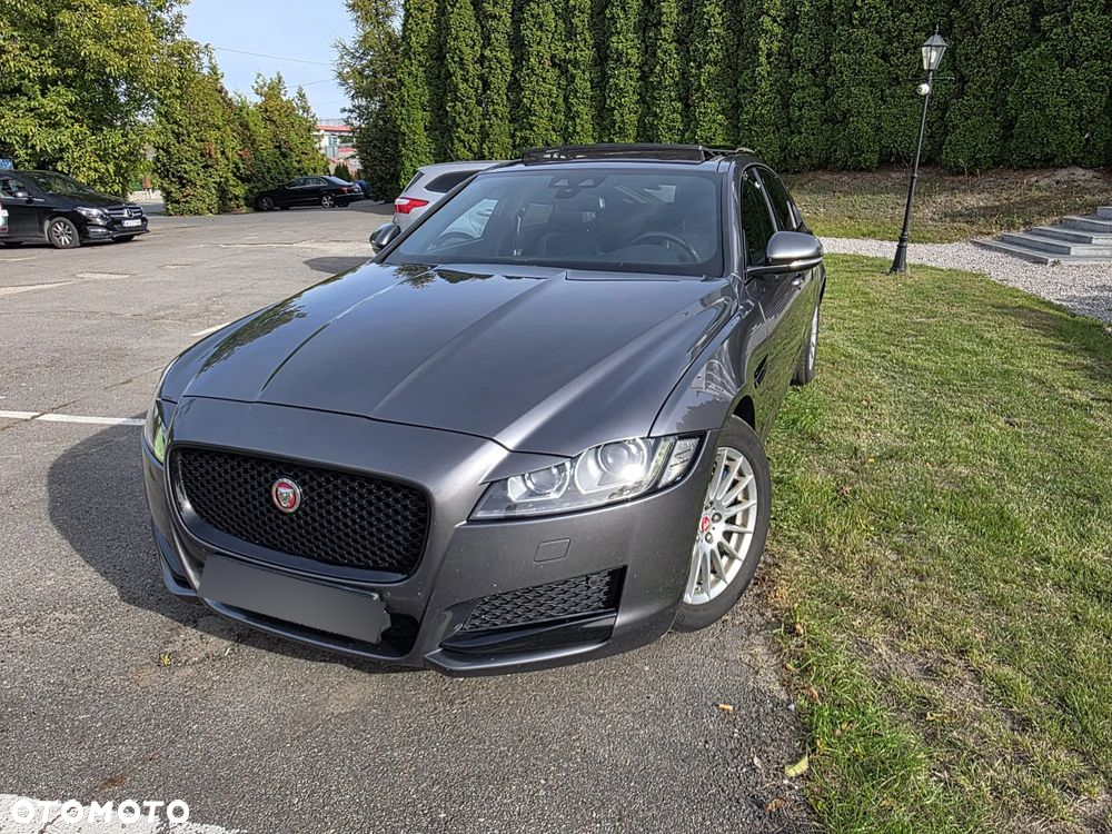 Jaguar XF 2.0 i4D R-Sport - 18
