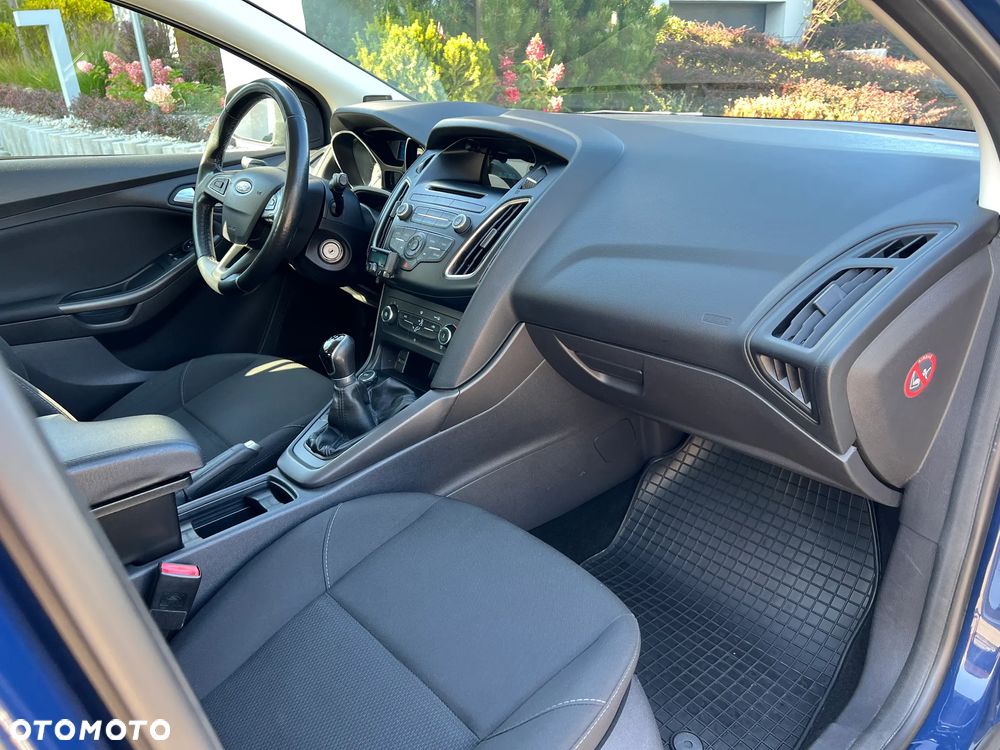 Ford Focus - 25