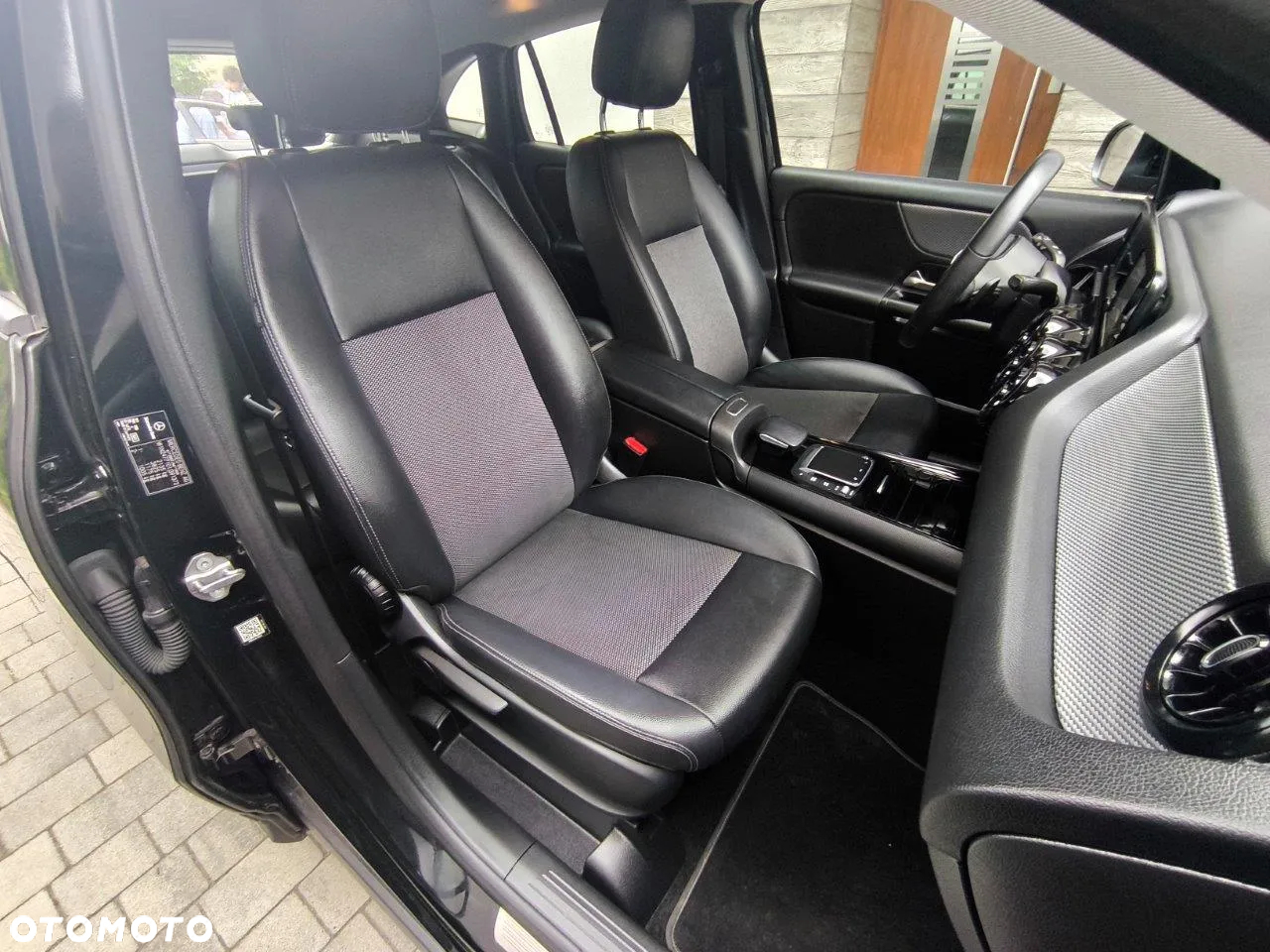 Mercedes-Benz GLA 180 d 8G-DCT EDITION 2022 - 30