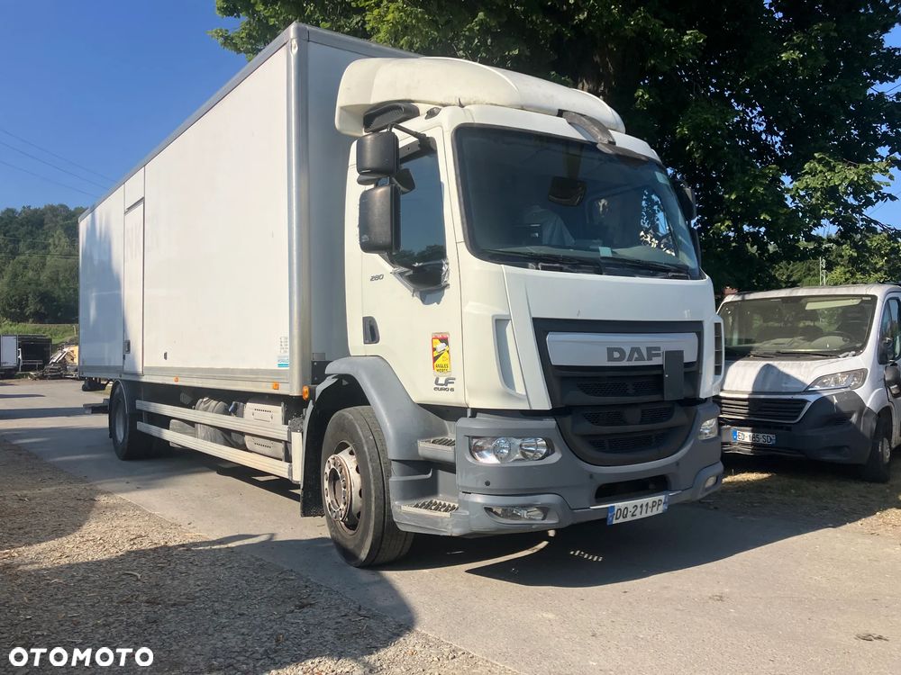 DAF DAF LF 290 kurierka kontener 20 palet - 2