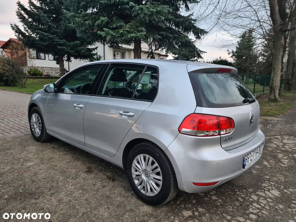 Volkswagen Golf - 10