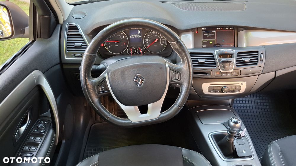 Renault Laguna dCi 150 FAP Start-Stop Bose Edition - 6