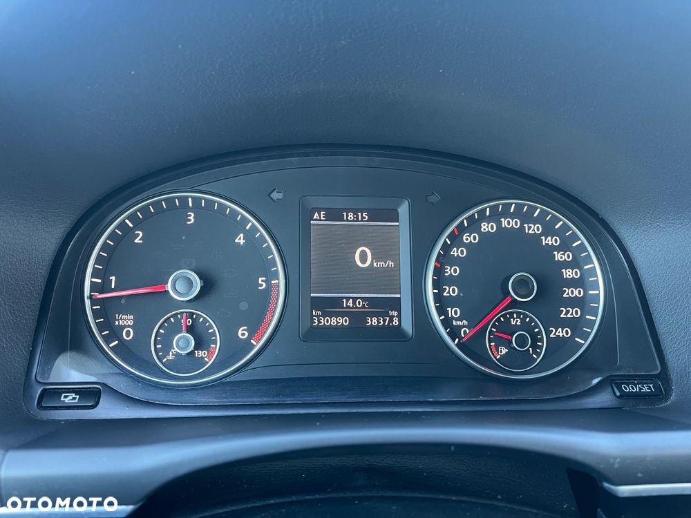 Volkswagen Touran - 4