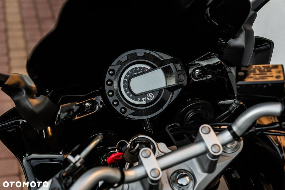 Yamaha FZ - 10