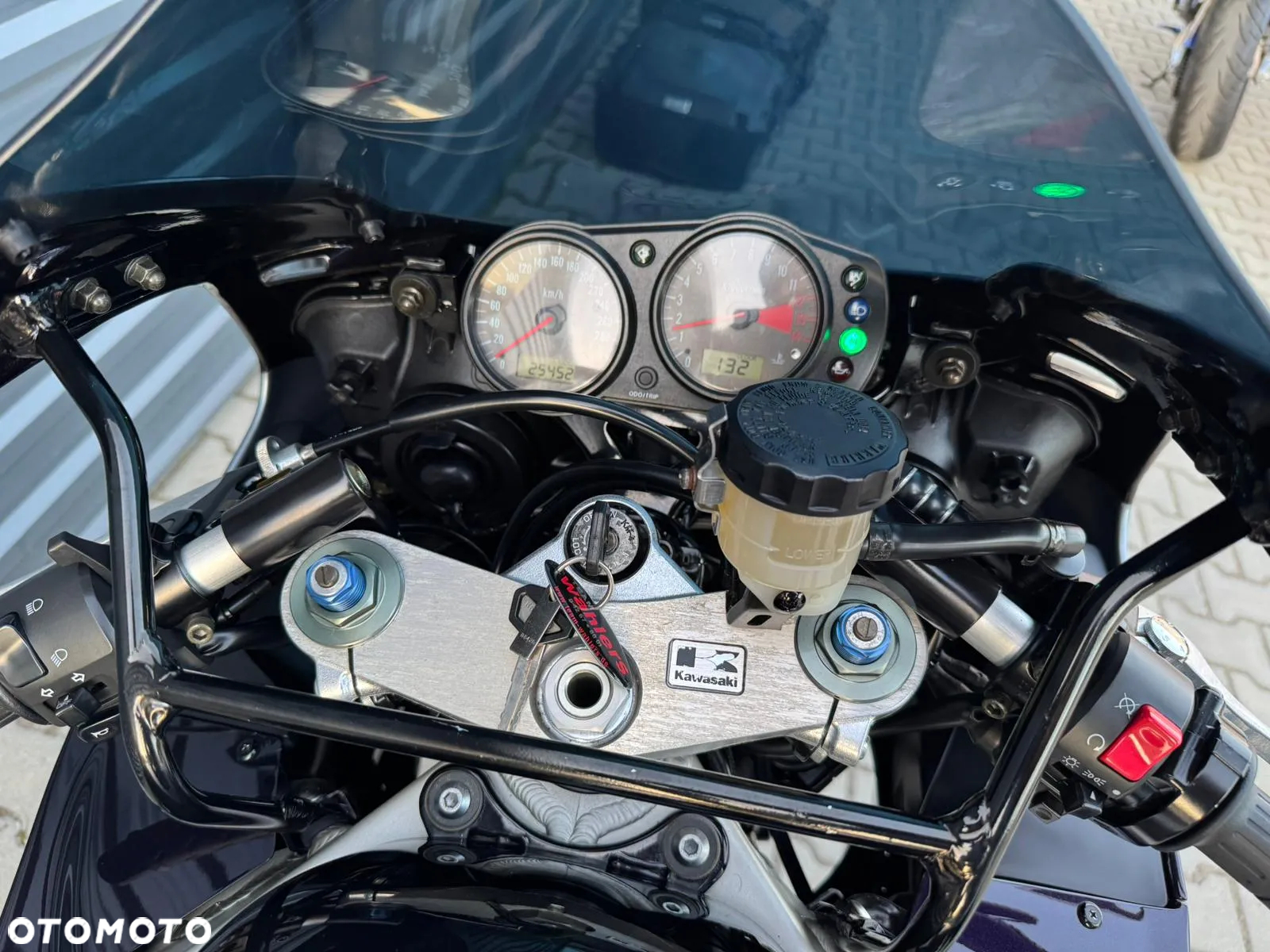 Kawasaki ZX - 16