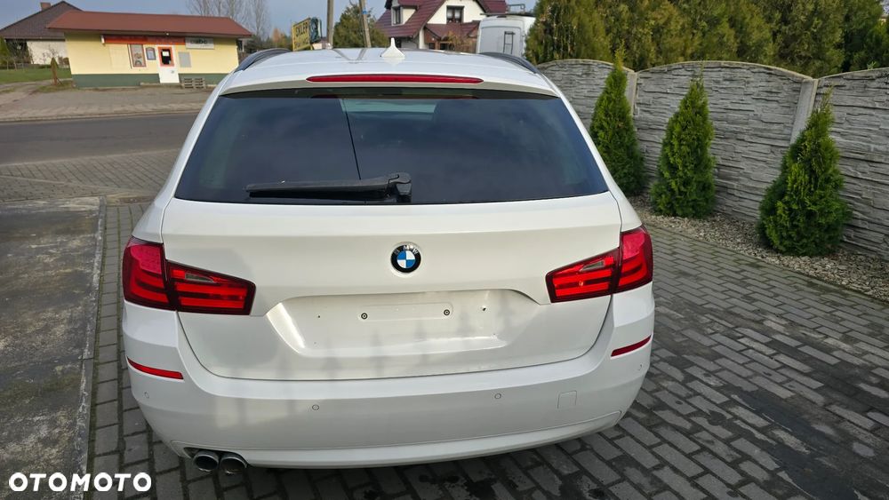 BMW Seria 5 525d - 15