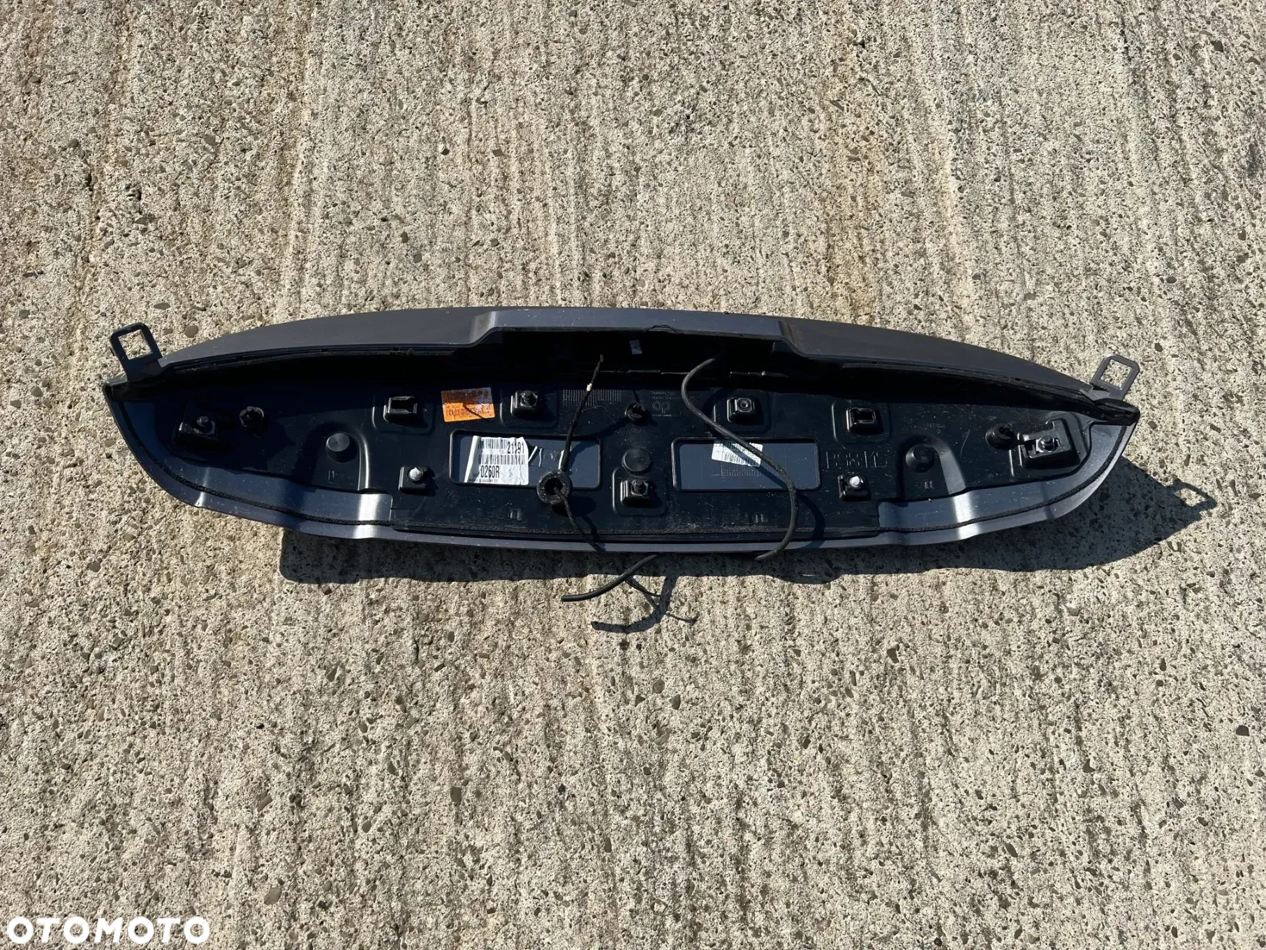 Spoiler daszek lotka klapy STOP Renault Clio IV - 2