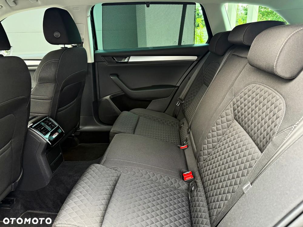 Skoda Superb 1.8 TSI DSG SportLine - 8