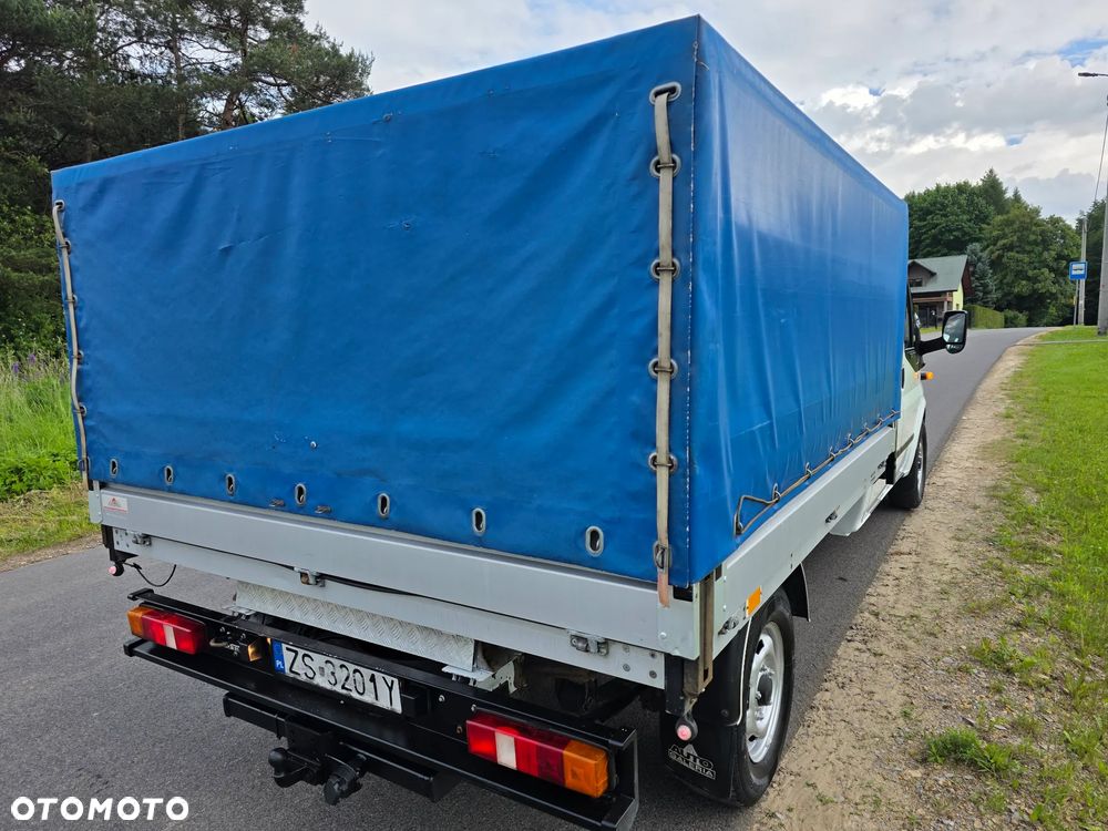 Ford Transit 2.2 TDCI 6 osobowy - 32