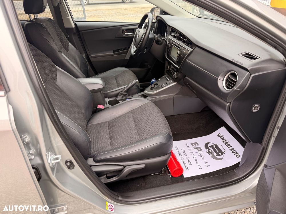 Toyota Auris ver-1-4-d--4d-unique - 17