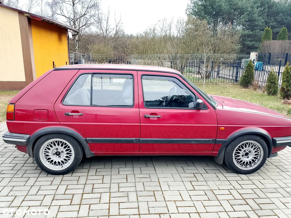 Volkswagen Golf - 16