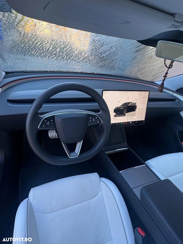 Tesla Model 3 - 12