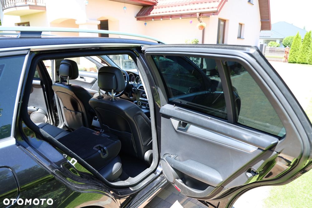 Mercedes-Benz Klasa C 200 CDI BlueEff Avantgarde - 31