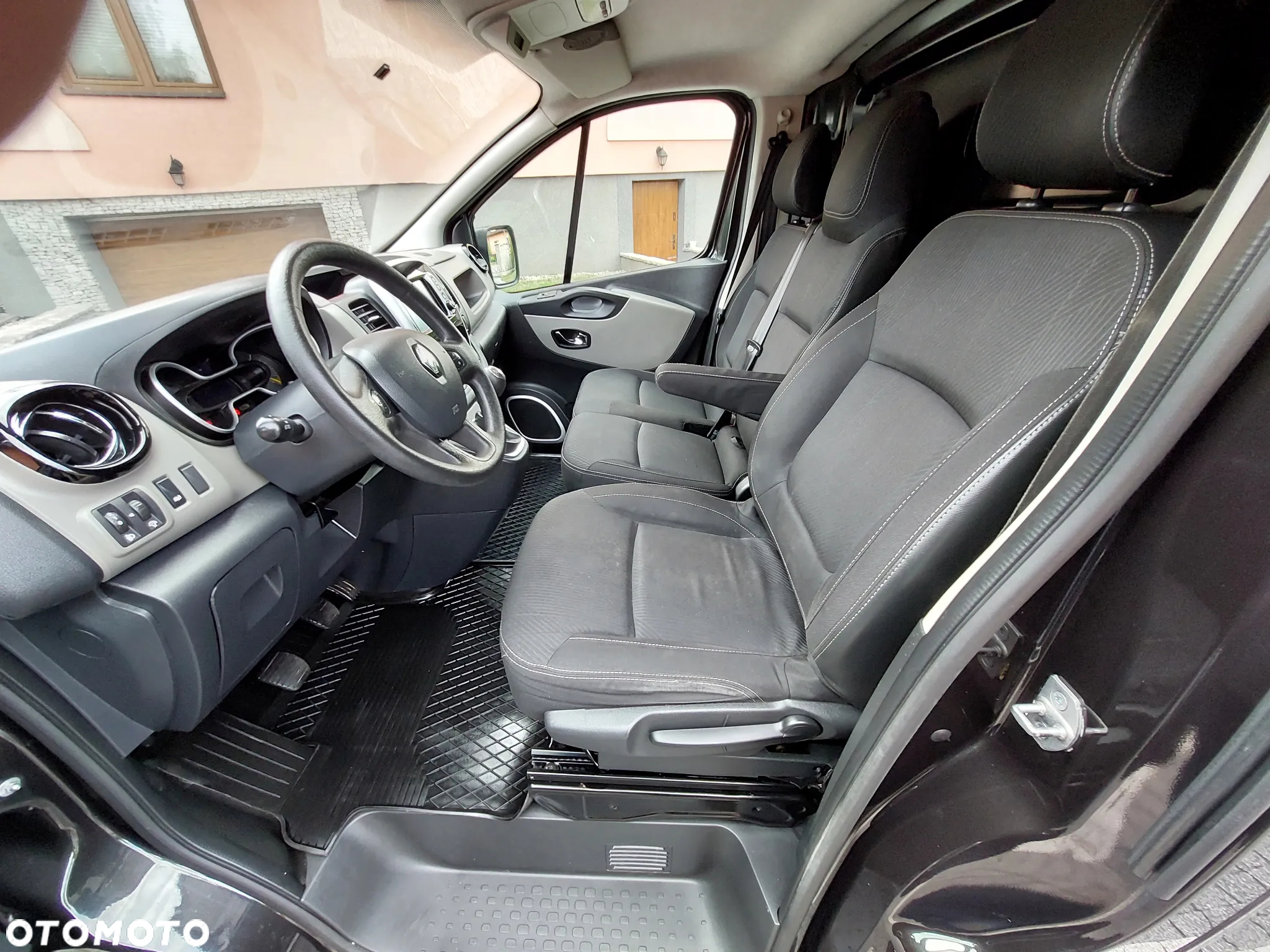 Renault trafic - 5
