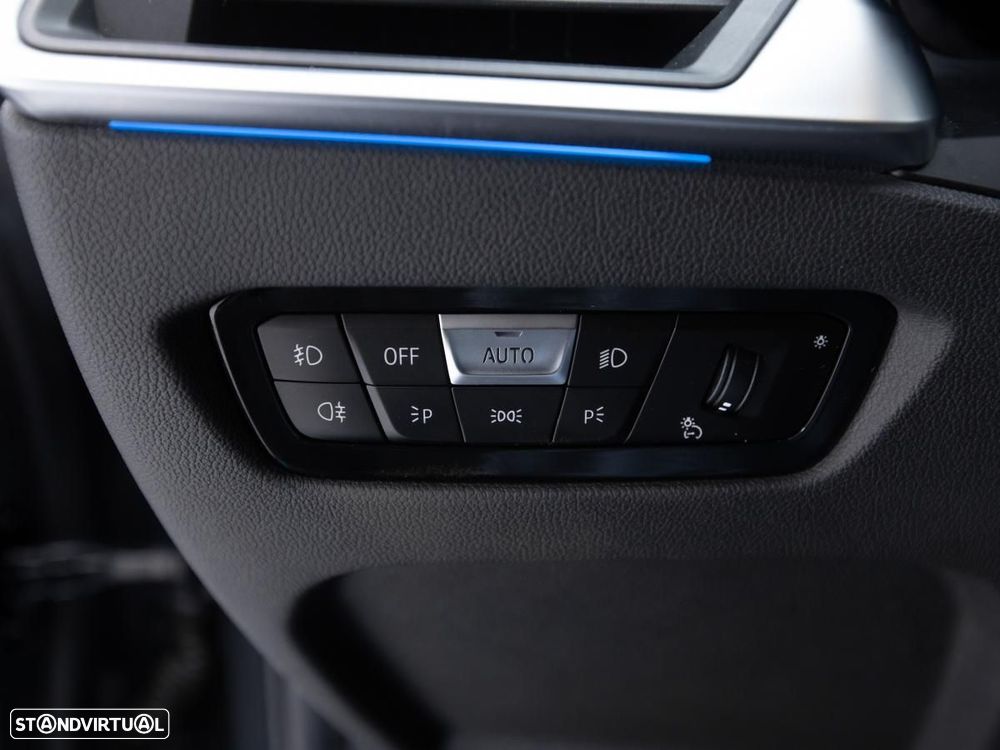 BMW 320 e Pack Desportivo M Auto - 19