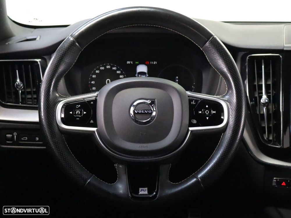 Volvo XC 60 2.0 T8 PHEV R-Design AWD - 13