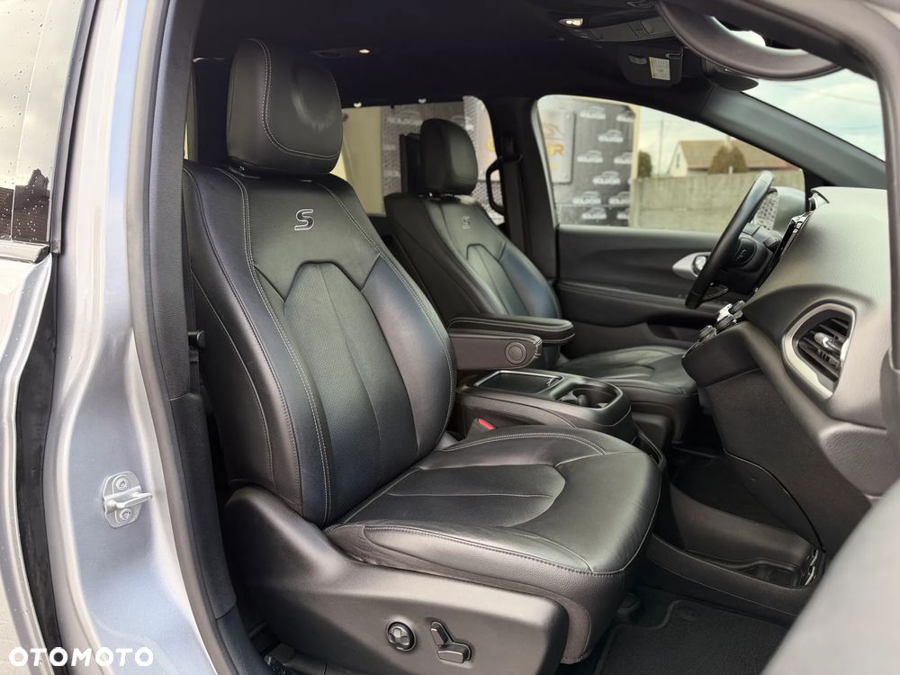 Chrysler Pacifica - 14