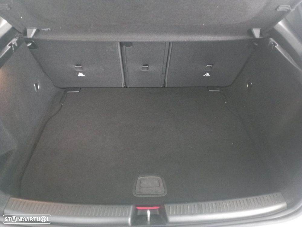 Mercedes-Benz A 180 d Progressive Aut. - 31