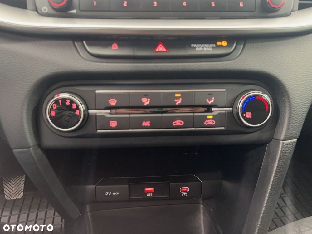 Kia Ceed - 21