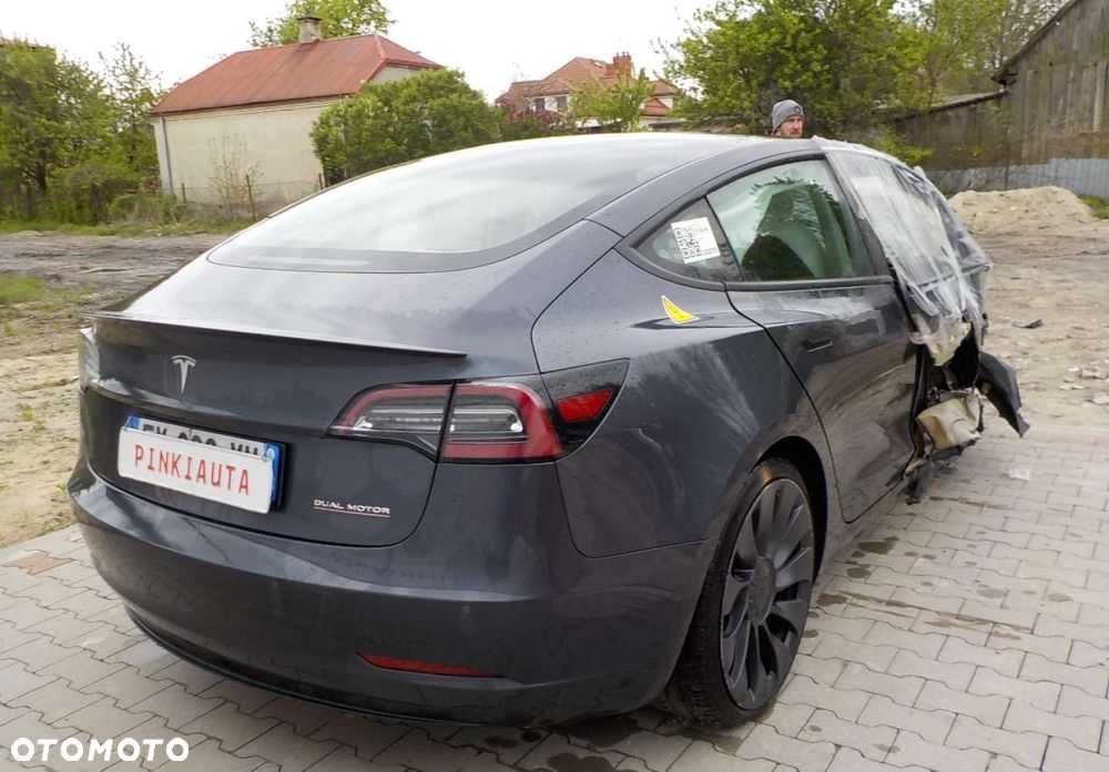 Tesla Model 3 - 11
