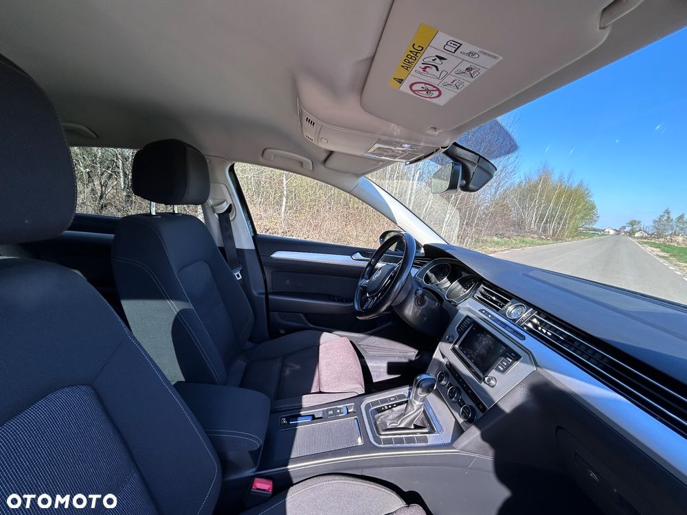 Volkswagen Passat - 24