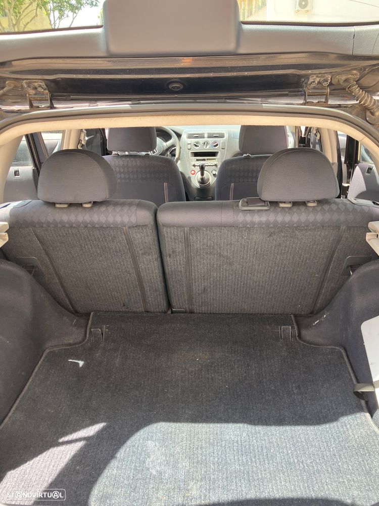 Honda Civic 1.4i S - 12