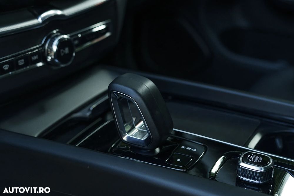 Volvo XC 60 B4 D Plus Bright - 22