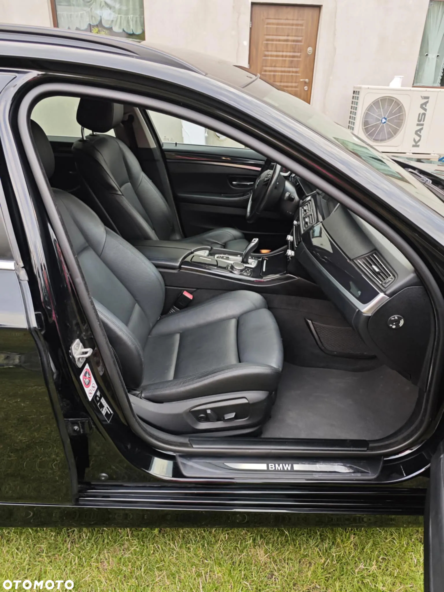 BMW Seria 5 530d xDrive Touring - 10