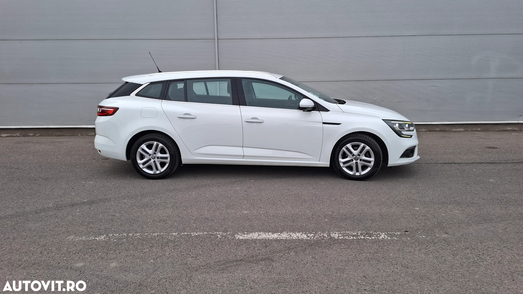 Renault Megane Grandtour TCe 115 GPF LIMITED - 12