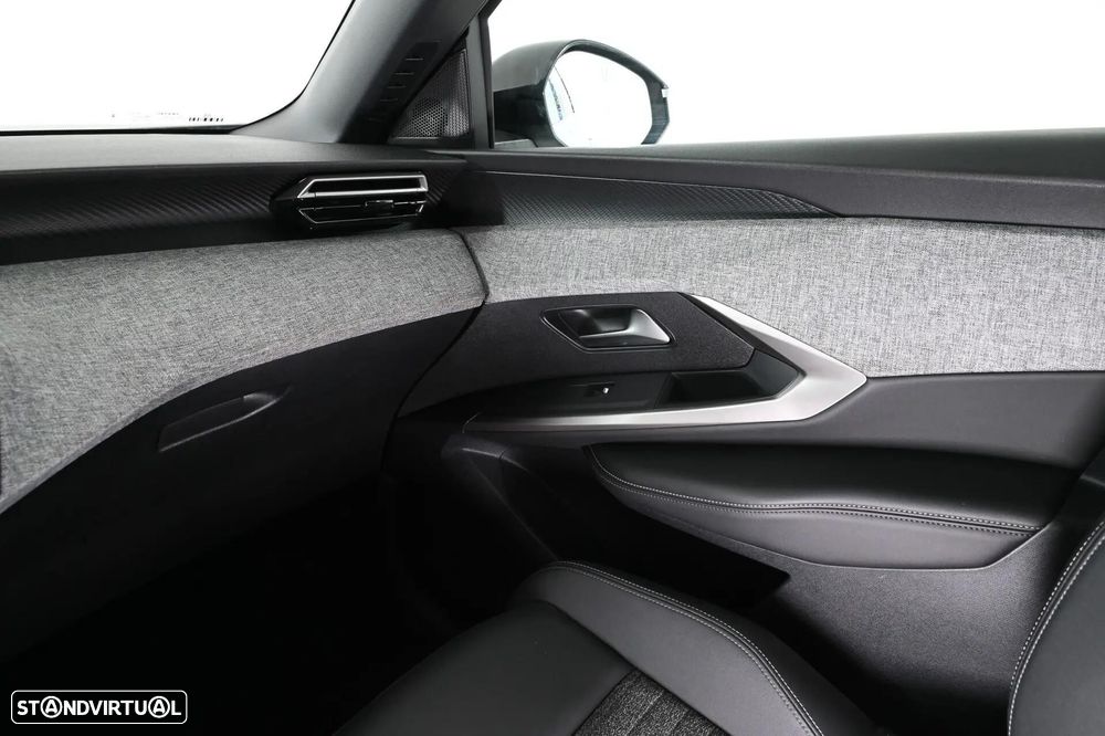 Peugeot 5008 1.2 Hybrid Allure e-DCS6 - 31