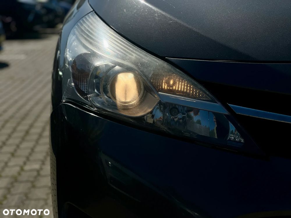 Toyota Verso - 11