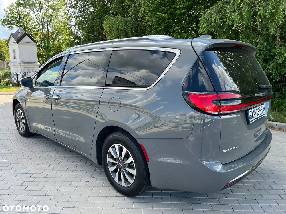 Chrysler Pacifica - 2