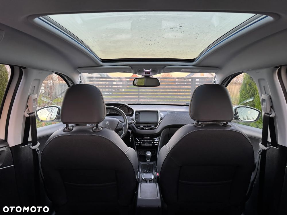 Peugeot 2008 1.2 Pure Tech Allure S&S EAT6 - 21