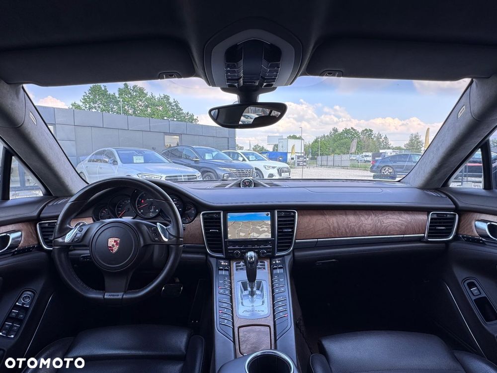 Porsche Panamera - 22