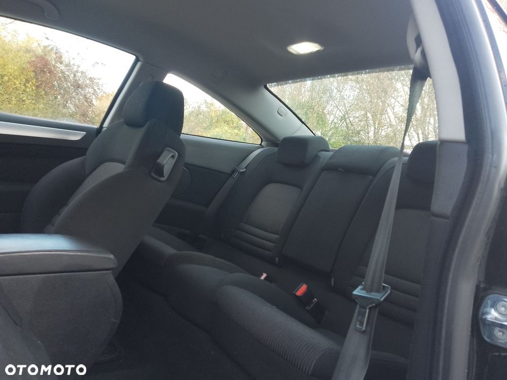 Peugeot 407 - 8