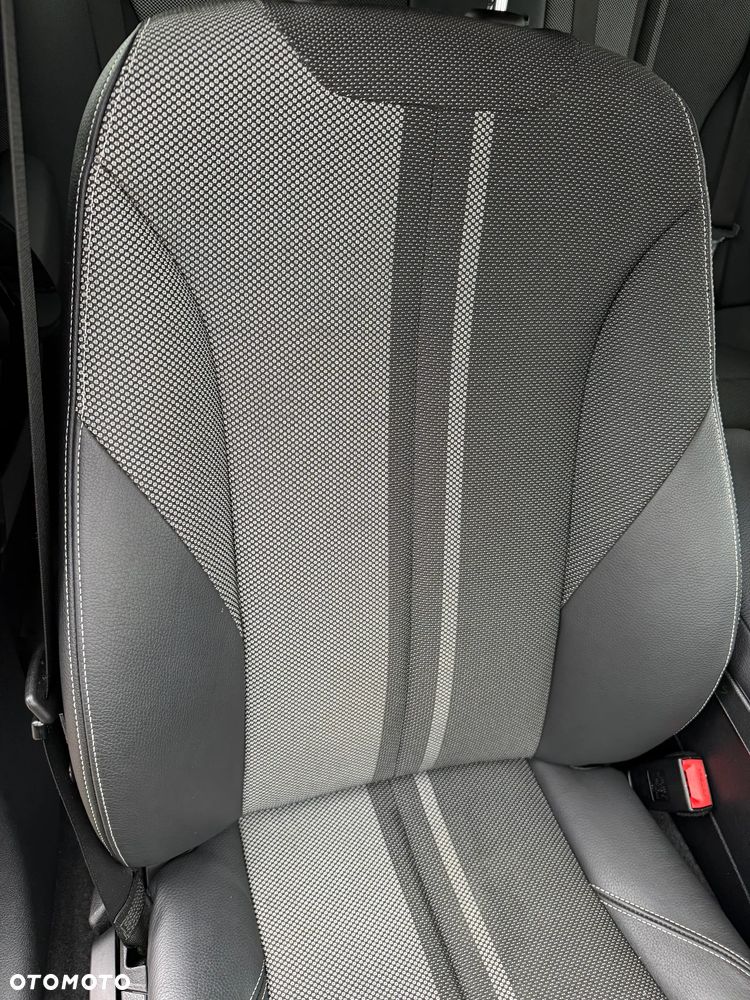 BMW Seria 1 118i - 26