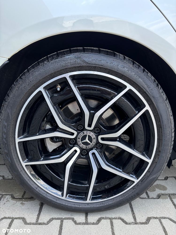 Mercedes-Benz Klasa E 220 d 4-Matic - 8