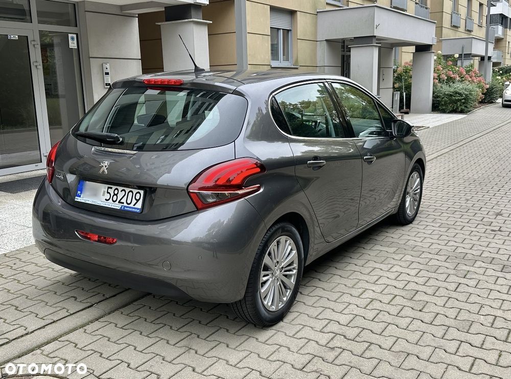 Peugeot 208 - 6