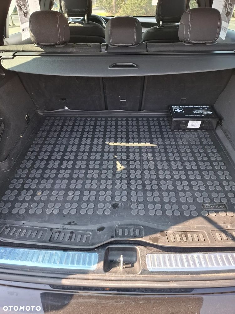 Mercedes-Benz GLC - 12