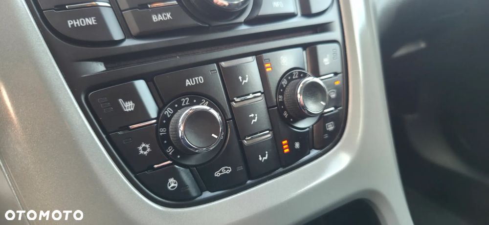 Opel Astra 1.4 Turbo Edition - 28