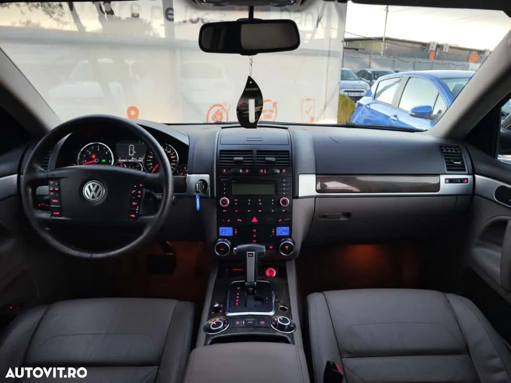 Volkswagen Touareg - 8