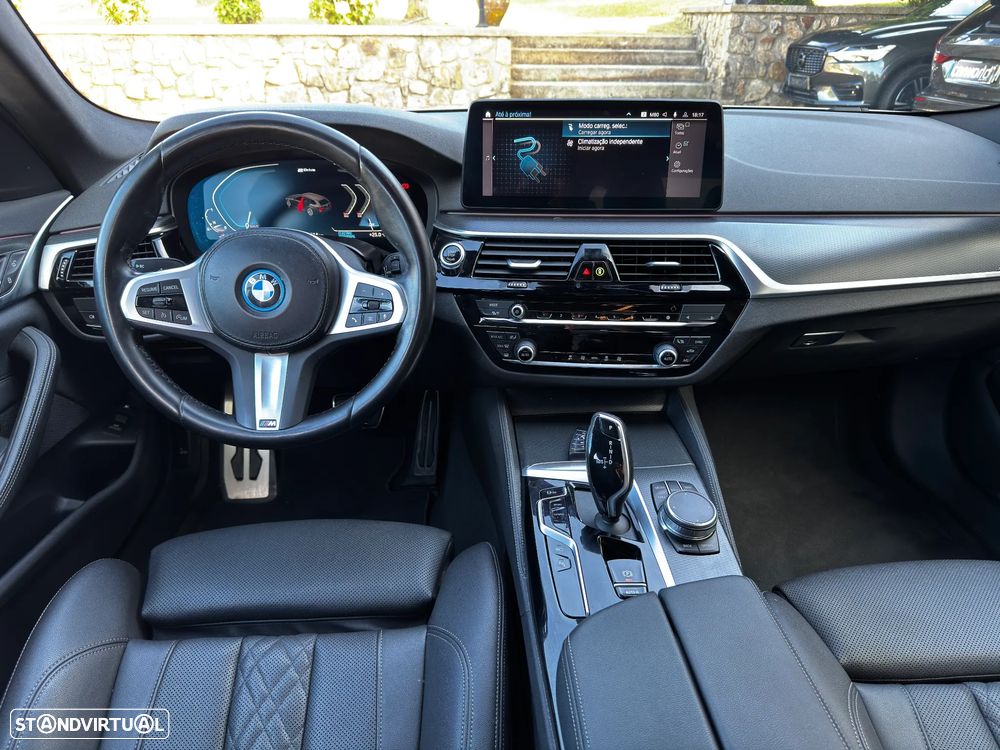 BMW 530 e Pack M - 24