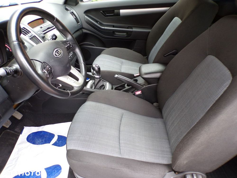 Kia ProCeed - 26